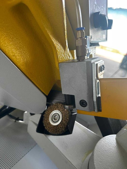 Piła taśmowa do metalu śr. 225 400V skrętne ramie