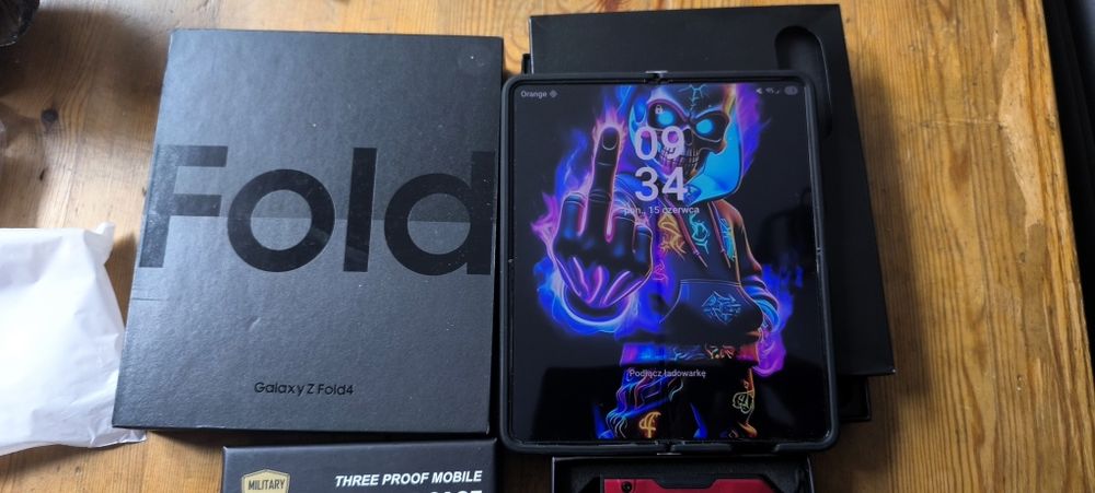 Samsung fold 4 12/256