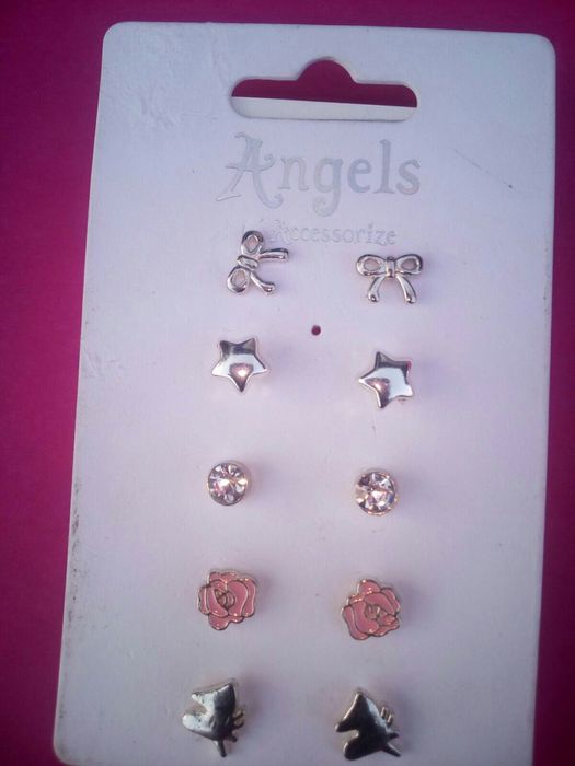 Набір дитячих сeрeжок гвоздіки