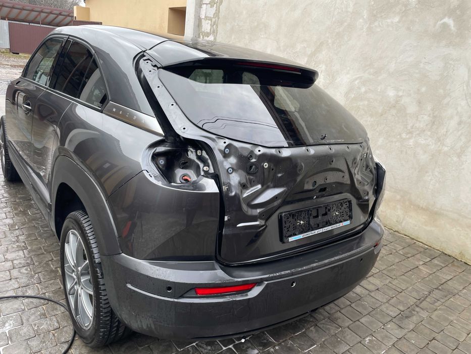 Кришка багажника Mazda MX30 MX-30