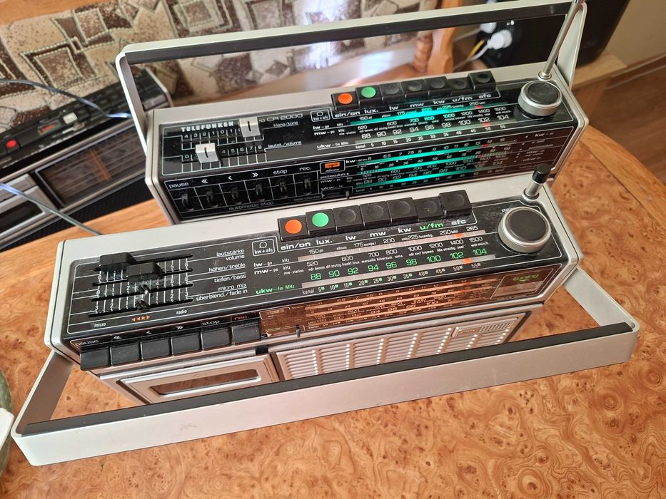 Радіоприймачі  Telefunken CR2000 ta CR3000 (2 разом).