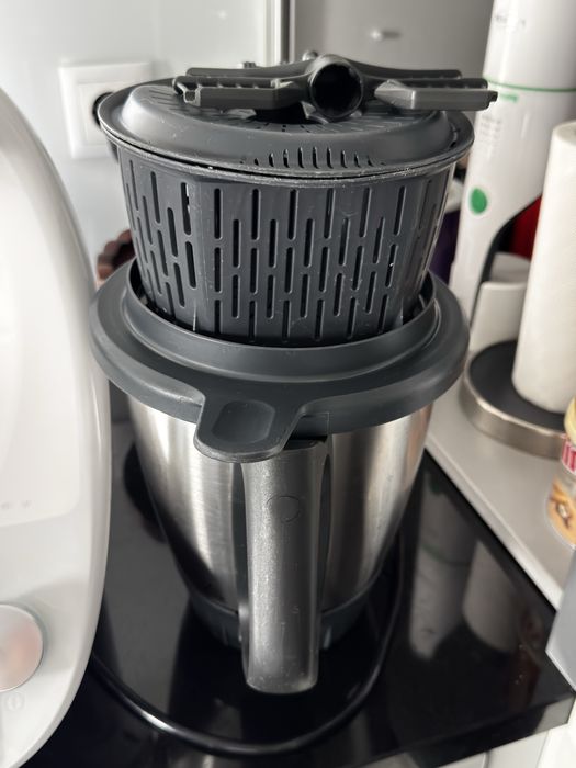 Vendo Bimby TM6 com muitos acessorios