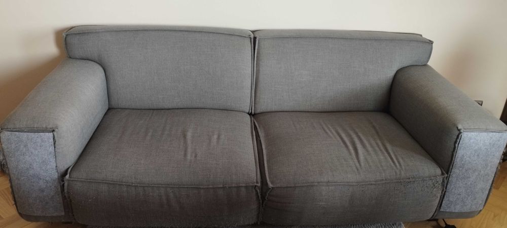 Szara kanapa nowoczesny design