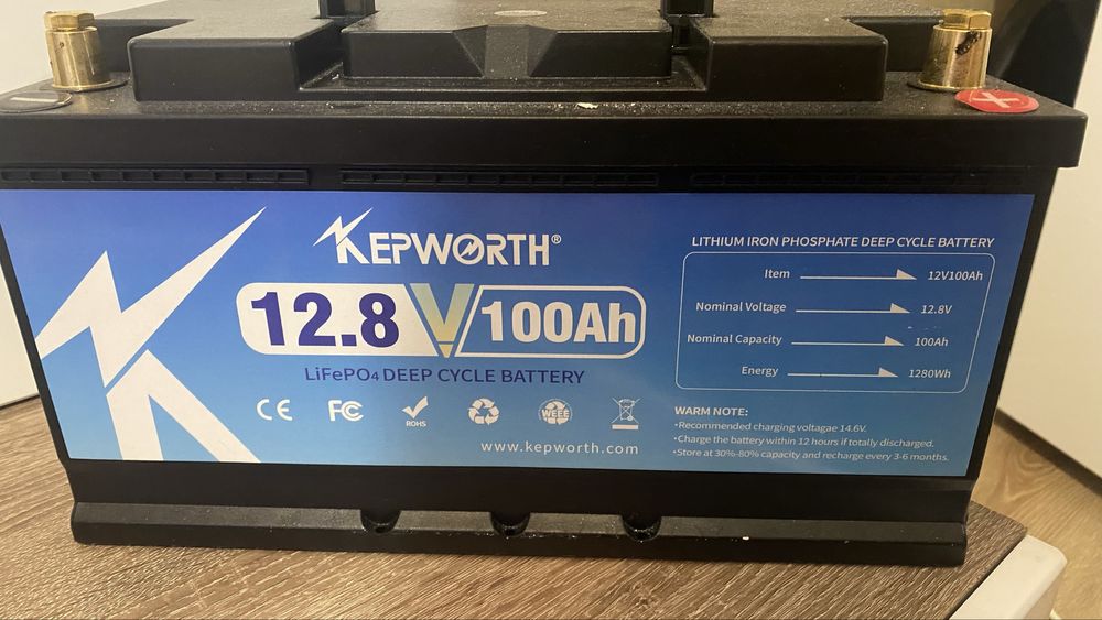 Акамулятор LiFePO4 12v/100Ah 12B з арядкою та инвертор на 2.2 кВт