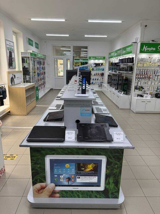 Бренд-острів (демо-стіл) із сигналізацією Huawei/Nimpha — 4.82 м