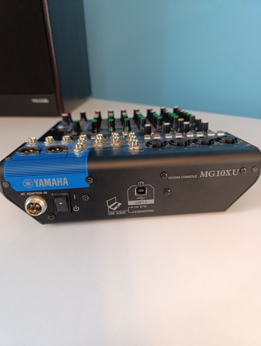 Мікшерний пульт Yamaha MG10XU