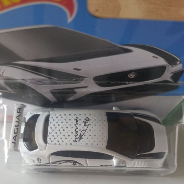 Jaguar i-pace etrophy hot wheels