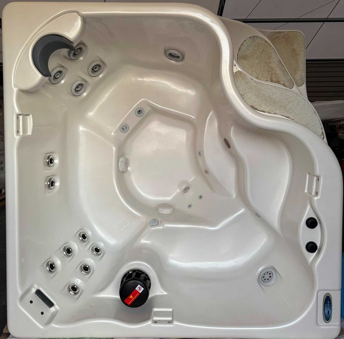 Wanna z hydromasażem SPA / Jacuzzi ogrodowe 5-osobowe ze schodami | Balboa, LED. Świetny stan