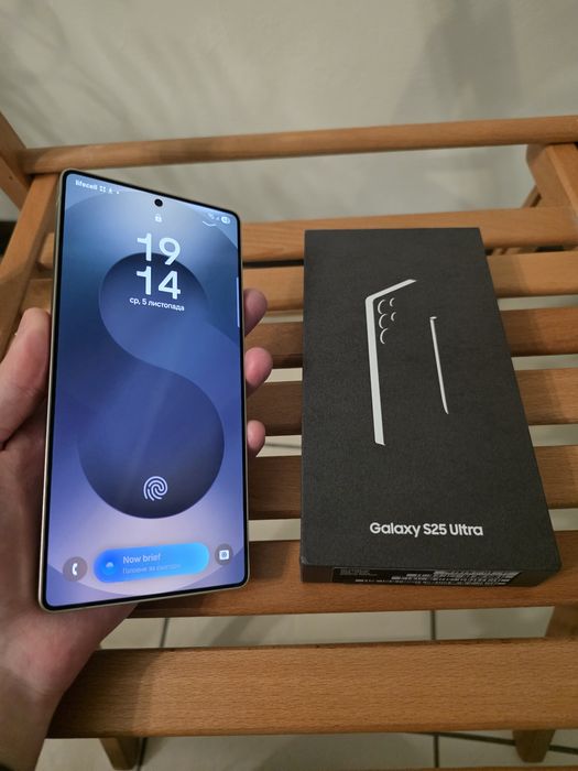 В ідеальному стані, на гарантії, Samsung Galaxy S25 Ultra 12/256
