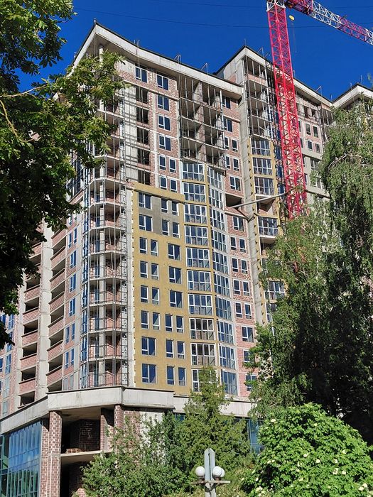 Продаж 2к квартири 64.9 кв. м на вул. Юліана Опільського