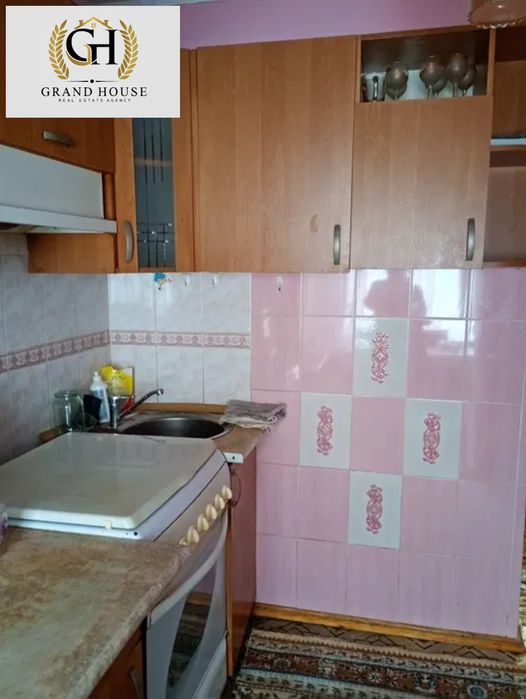 Продам 2 кімнатну квартиру біля Дендропарку