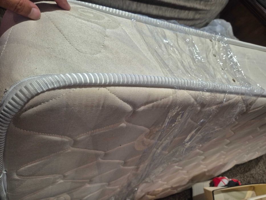 Cama completa com colchão solteiro