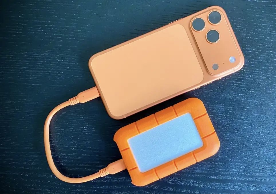 SSD !!! ЗОВНІШНІЙ накопичувач LaCie Rugged Mini SSD 2TB (STMF2000400)