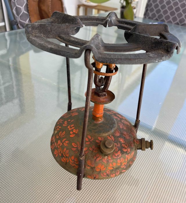 ANTIGO fogareiro a querosene de ferro/pintado à mão