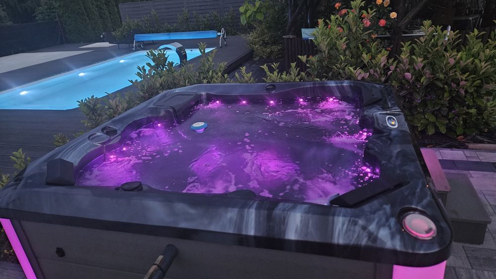 Wanna Spa jacuzzi ogrodowe Tebas z hydromasażem