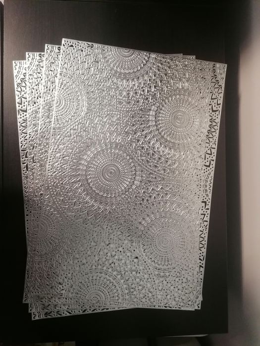 4 New Silver PVC Table Mats435905993858754563