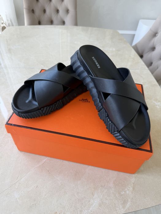 Шлепанці Hermes