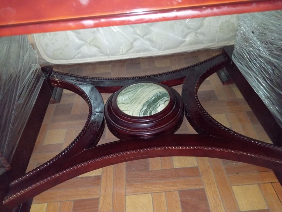 Массивный стол, оникс