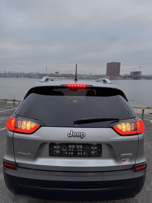 Продам Jeep Cherokee в рассрочку, викуп авто