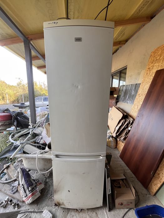 Холодильник Zanussi Spazio