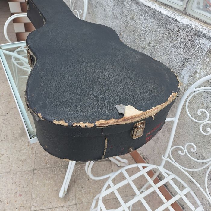 Caixa para guitarra desgastada