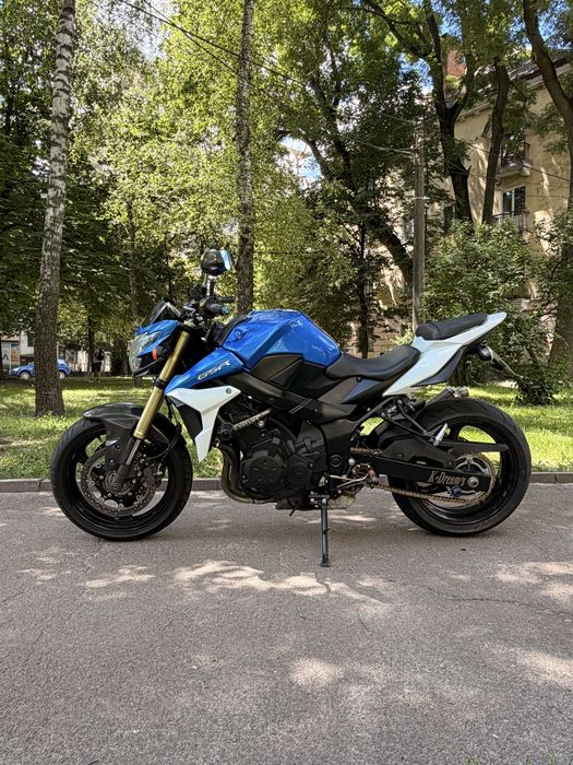 мотоцикл Suzuki gsr 750