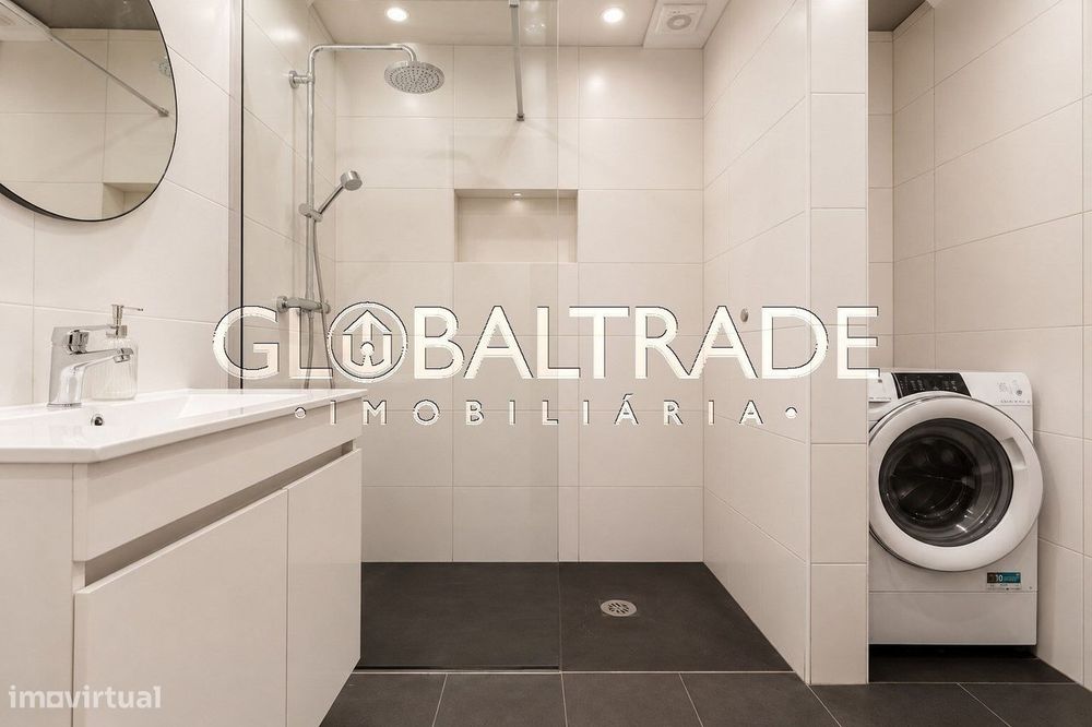 Moradia T2 Renovada & Equipada no Porto