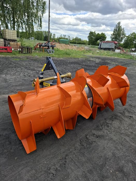 Zbiór traw przyczepą samozbierającą