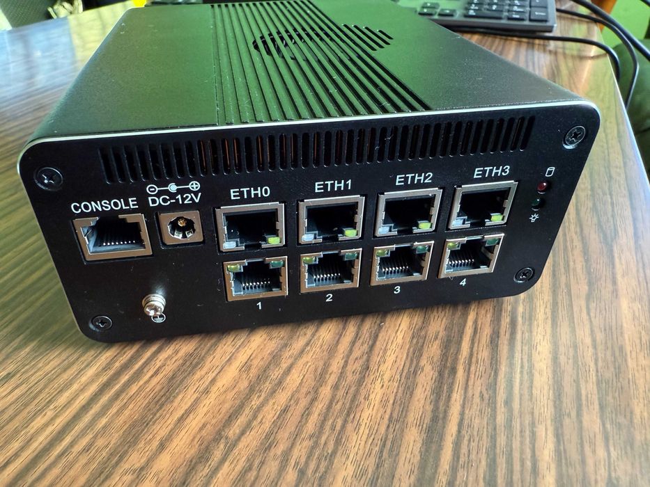 Topton X8 13. gen. 4x Intel i226-V Firewall Mini PC 2*10G SFP i5 1335U