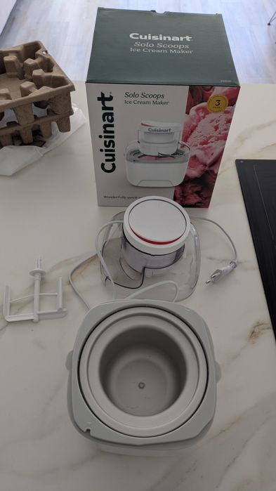 Máquina Gelados Cuisinart Soloscoop - Como nova
