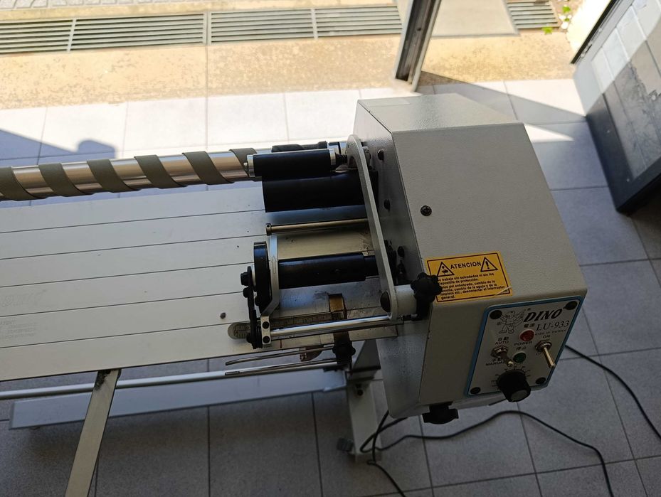 Máquina de Cortar Colarete / Viés Automática DINO LU-933 – Excelente Estado