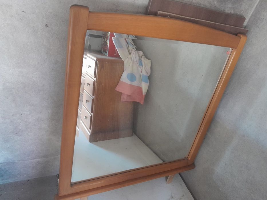 Cómoda usada  em bom estado