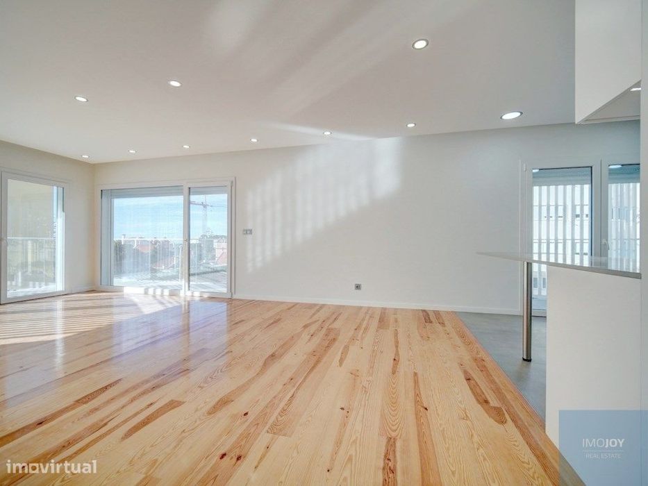 Excelente Apartamento T4 em São João do Estoril