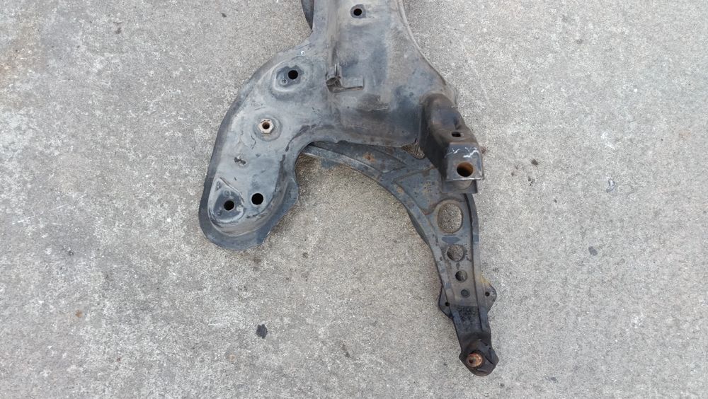 Charriot frente FIAT Idea (350_)