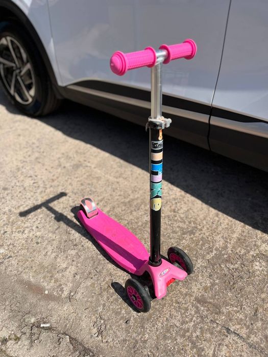 Самокат дитячий для дівчинки
