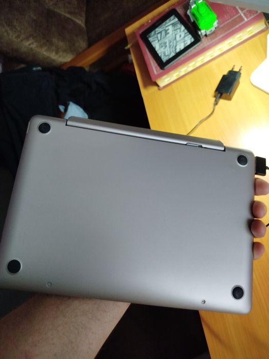 Планшет з клавіатурою