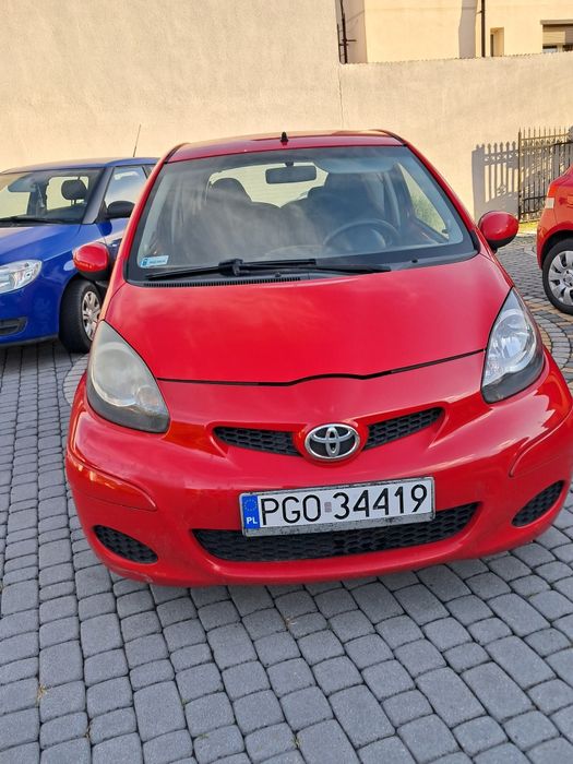 Toyota aygo czerwony