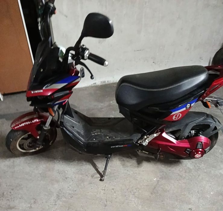 Moto elétrica como nova