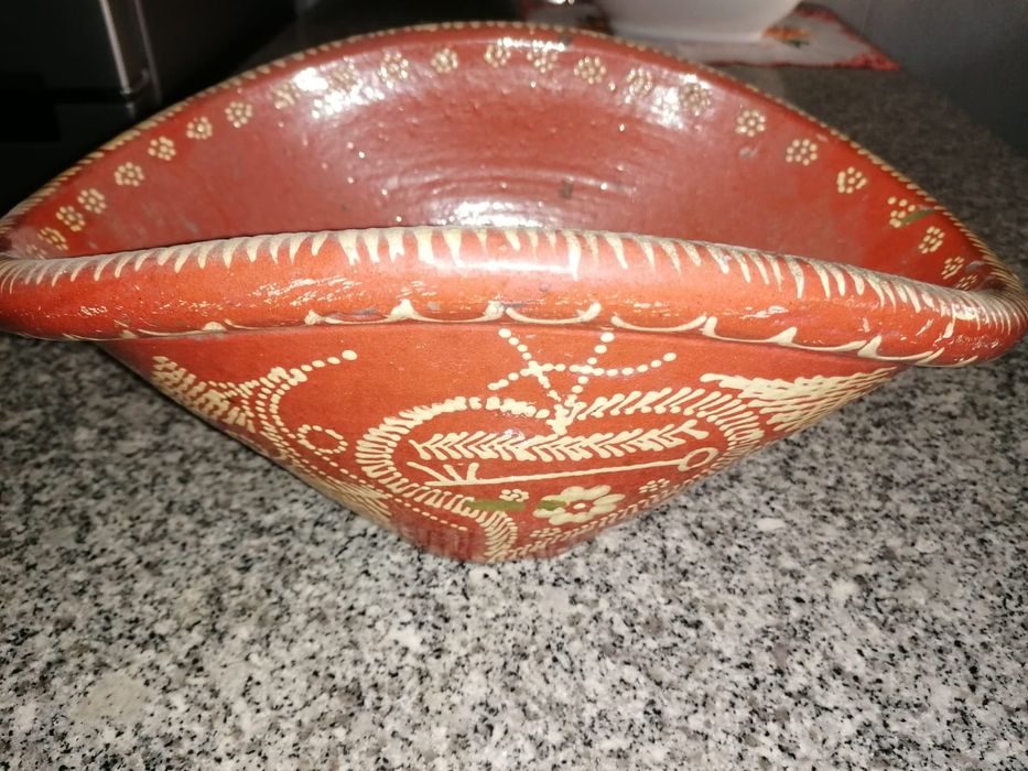 Alguidar em Oval em barro