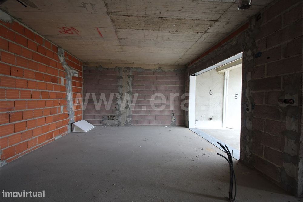 Apartamento T2 c/ varanda ; Pinhal General