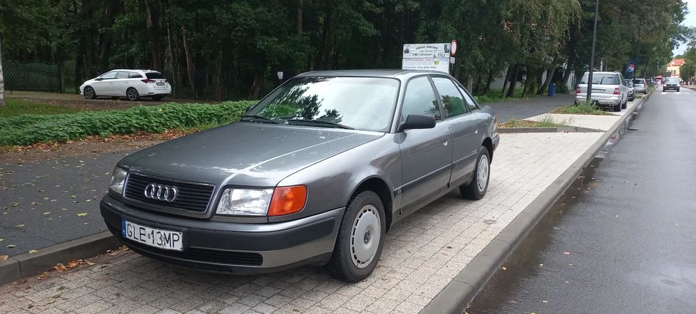 Audi 100