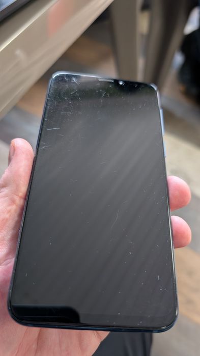 Meizu X8 в блакитному кольорі