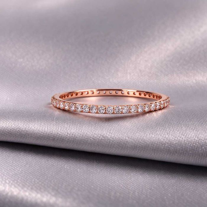 Кольцо из красного золота с фианитами