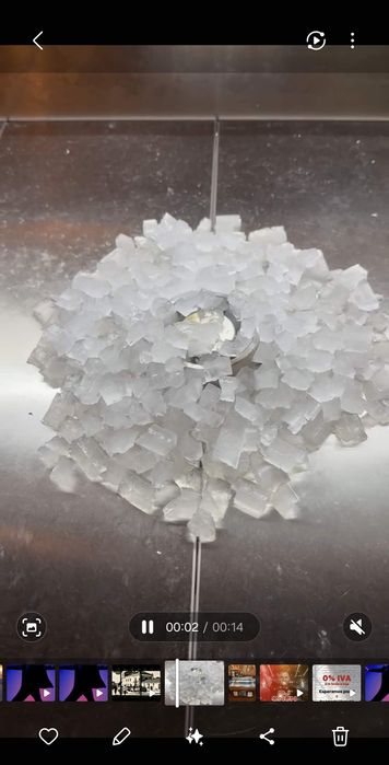Vitrine de marisco/peixes com fabricação de gelo automática  c/ garantia  , 8 meses de uso ,