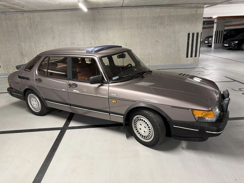 Saab 900 Saab 900 Beverly 2.0 • 118 KM • 1987 • Klasyk z charakterem