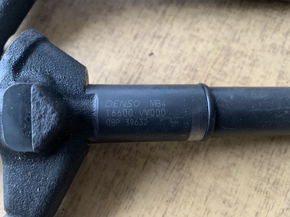 Форсунка паливна 16600VM00D Nissan