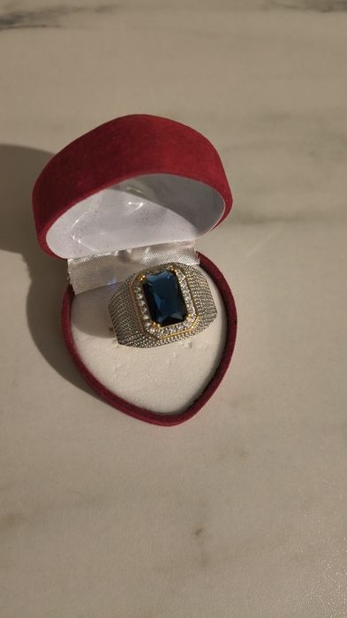 Sygnet męski nr 11 srebrno złoty z szafirem