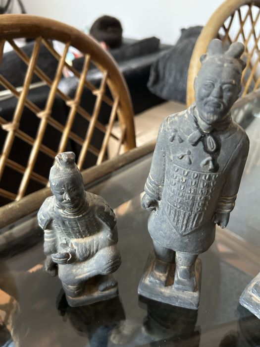 6 bonecos em terracota (alguns com estragos)