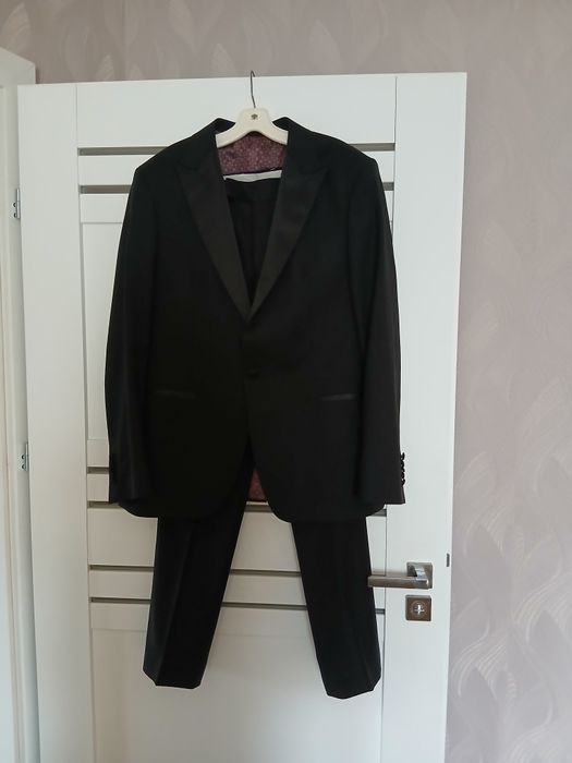 Продам мужской  классический костюм