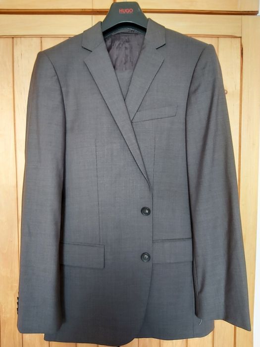 Garnitur  Hugo Boss rozmiar 44 slim (miedziany brąz)